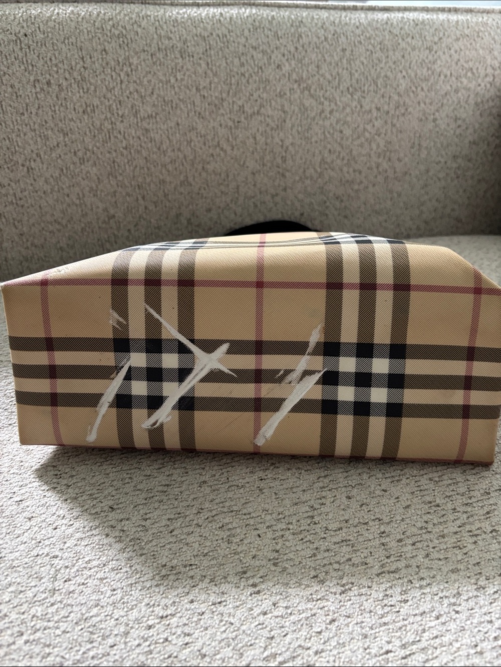 Classic Beige Plaid Tote Bag with Black Handles - Picture 13 of 14